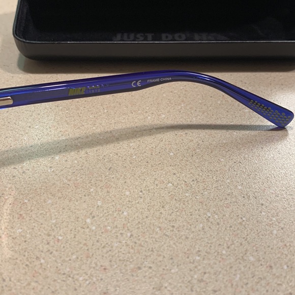 NIKE BOYS EYEGLASS FRAMES with Case - Picture 8 of 11